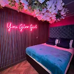 Manchester's Only Private Party For 12 With Makeup 公寓式酒店