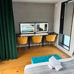 4 Bed Canal St Townhouse Free Parking Manchester