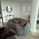 3bed Sleeps 6 - With Wifi Апартаменты Манчестер