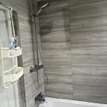 Female&family Single, Double And King Size With Shared Bathroom *