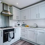 Tatil Evi Stylish - 5g Wifi - Free Off-road Parking - Sleeps 6 Manchester