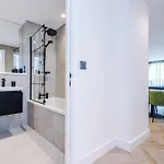 Appartement Stylish 2 Bed 2 Bath In