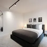 Апартаменты Solaro At The Heim *