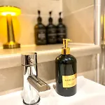 Apartmán Lux Stylish 2 Bed High Rise With Parking And Balcony