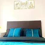 Lux Stylish 2 Bed High Rise With Parking And Balcony Apartmán