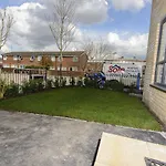 Riverside Villas Манчестер