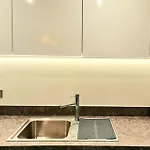 Апартаменты 2 Bed Sleeps 4 With Free Parking