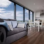 2 Bed Ensuite With Fantastic Night View And Old Trafford Stadium Manchester