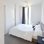 Stylish 3-bed Near Victoria مانشستر