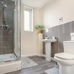 Contractor Near Etihad Stadium & Co-op Live With Free Parking Manchester