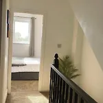 Modern 3-bed Townhouse Centre Free Parking Prázdninový dům Manchester
