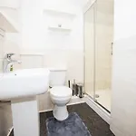 Prázdninový dům Modern Townhouse - Sleeps 14 - Free Parking Manchester
