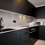 Joyful Group - Warm 2 Bed Ensuite Near Centre And Old Trafford *