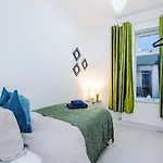 Sleep7, Pool Table, Ttennis, Free Parking, 3br 曼彻斯特