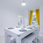 Sleep7, Pool Table, Ttennis, Free Parking, 3br * 曼彻斯特