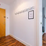 2br Heights Sleeps 7 Parking & Wifi Lejlighed