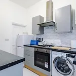 公寓 Sleep7, Pool Table, Ttennis, Free Parking, 3br *