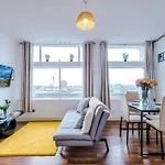 2br Heights Sleeps 7 Parking & Wifi Lejlighed *