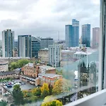 2br Heights Sleeps 7 Parking & Wifi *