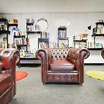 约翰·莱斯特&埃德·科尔曼公寓（校园住宿）