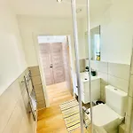 1 Bed Old Trafford Flat Free Parking Daire