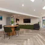 Riverside House By Utdm * Manchester