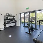 Riverside House By Utdm Apartmán