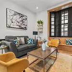 Beautifully 3bed Restored Near Deansgate - Pass The Keys