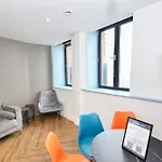 Lovely 3bed Flat In W Security Apartment *
