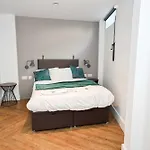 Lovely 3bed Flat In W Security *