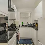 Guestready - Charming Retreat With Private Patio 4* Manchester