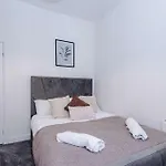 Tatil Evi Oldtrafford - Sleeps 6 - Free Parking - Free Wifi *