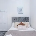 Oldtrafford - Sleeps 6 - Free Parking - Free Wifi