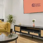 Guestready - Charming Retreat With Private Patio