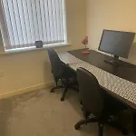 Prázdninový dům New 5 Bedroom House Sleeps 8, 5mins Etihad, Coop Live, Centre *