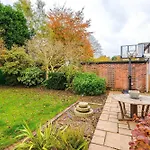 Luxury 5br Near Airport Wifi 度假居 *