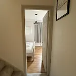 Cosy 4br House, West Didsbury, Bars And Restaurants Close By, Free Parking, Sleeps 8 *