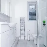 Oldtrafford - Sleeps 6 - Free Parking - Free Wifi Manchester