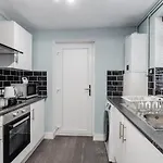 Casa vacanze Spacious 3br - Pool Table - Games - Sleeps 9 Manchester