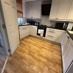 Cosy 4br House, West Didsbury, Bars And Restaurants Close By, Free Parking, Sleeps 8 Prázdninový dům Manchester