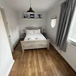 Cosy 4br House, West Didsbury, Bars And Restaurants Close By, Free Parking, Sleeps 8 Prázdninový dům