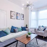 Oldtrafford - Sleeps 6 - Free Parking - Free Wifi Tatil Evi