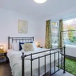 Luxury 5br Near Airport Wifi Дом отдыха Манчестер