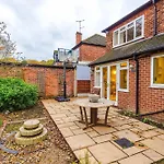 度假居 Luxury 5br Near Airport Wifi