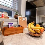 Sleeps 5 - Free Parking Wifi Near Airport & Vakantiehuis Manchester