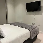 High-end 2 Bed Retreat - Ao Arena & Victoria Stn Apartment