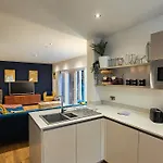Modern 4br Rooftop Townhouse - Hot Tub - Citycentre * Manchester