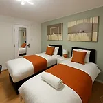 Elegant 4br Pets Ok Driveway Sleeps 9 *