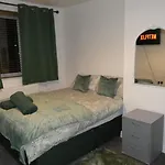 Spacious 4 Bed Maisonette Close To Salford Quays And With Smart Tvs And Netflix Perfect For Families And Contractors * Manchester