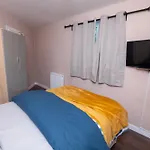 Elegant And Modern 3 Double Bedroom Near Centre Entire House Parking Manchester